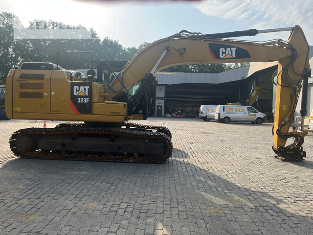 Cat 323FL - Crawler excavator: picture 3 Cat 323FL - Crawler excavator: picture 3