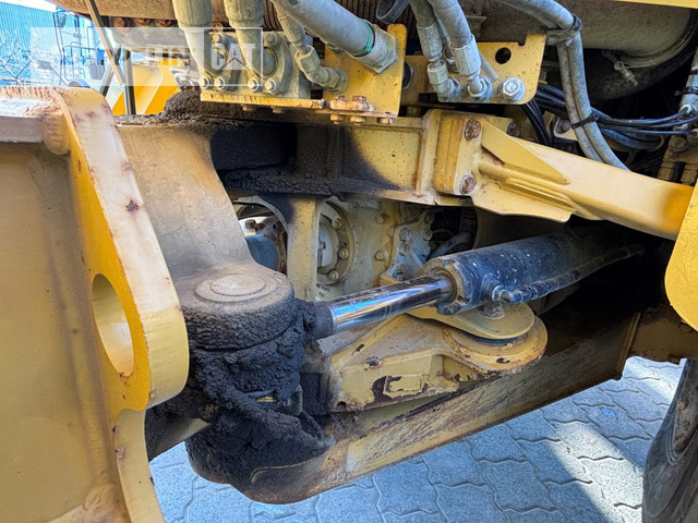 Articulated dumper Cat 725-04A: picture 12