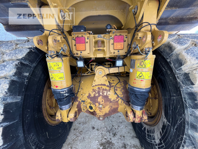 Rigid dumper/ Rock truck Cat 775G: picture 6