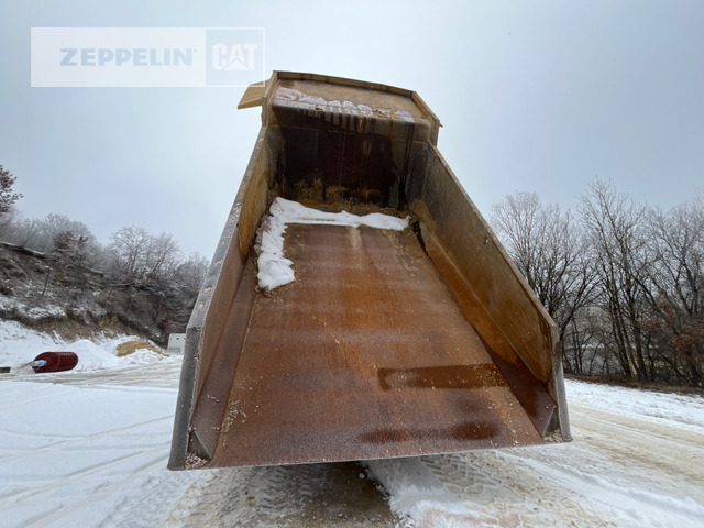 Rigid dumper/ Rock truck Cat 775G: picture 18