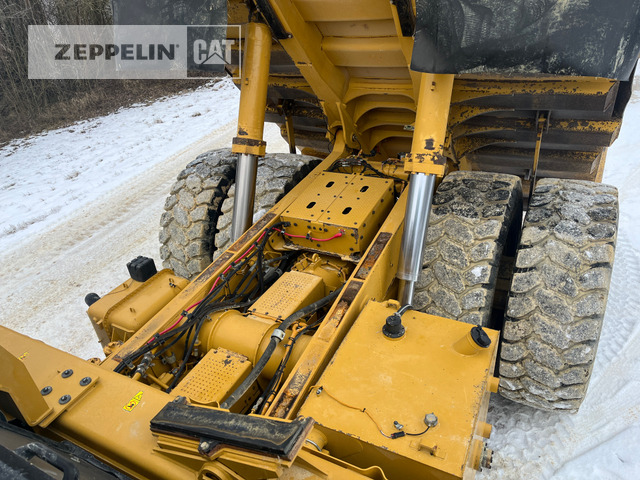 Rigid dumper/ Rock truck Cat 775G: picture 35