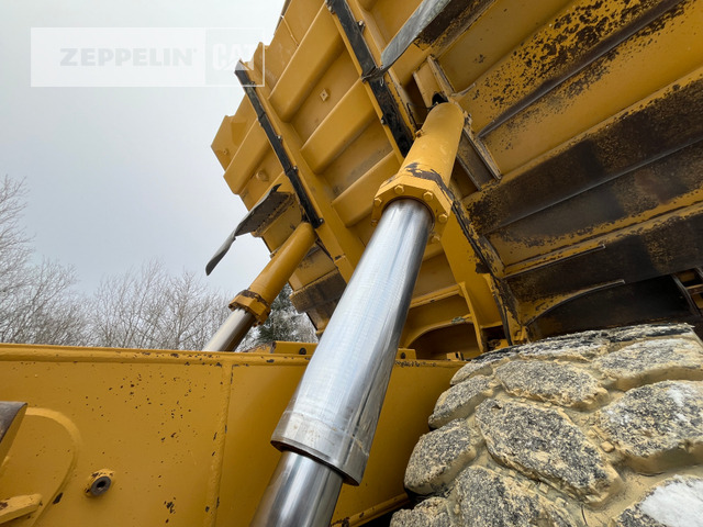 Rigid dumper/ Rock truck Cat 775G: picture 22