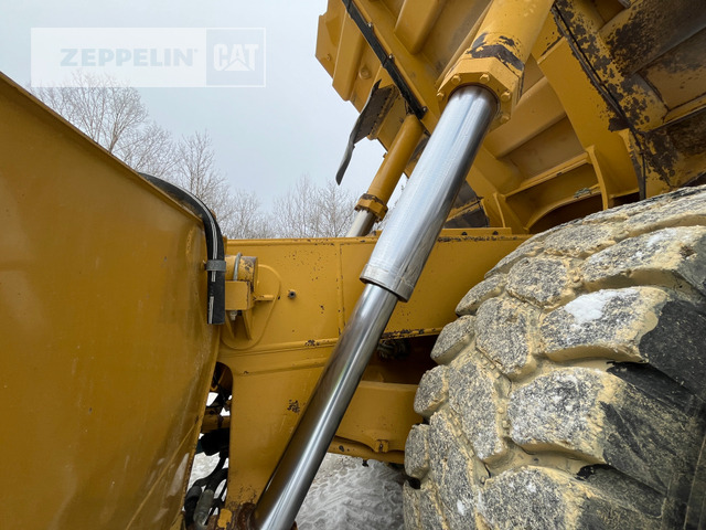 Rigid dumper/ Rock truck Cat 775G: picture 20