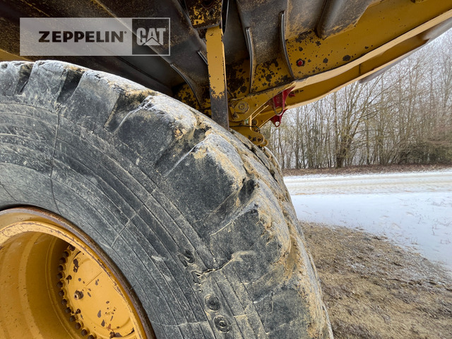 Rigid dumper/ Rock truck Cat 775G: picture 10