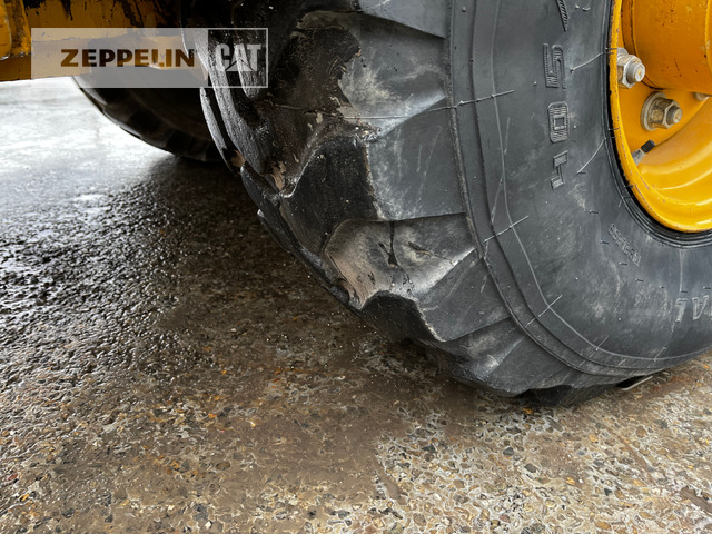 Wheel loader Cat 907M: picture 14