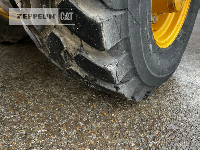 Wheel loader Cat 907M: picture 13