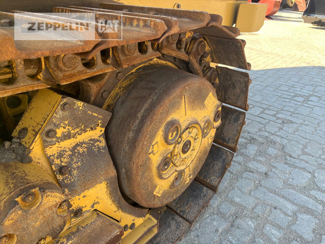 Crawler loader Cat 953D: picture 13