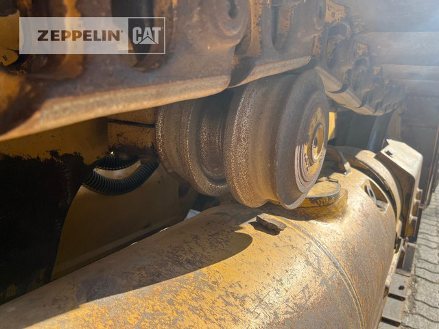 Crawler loader Cat 953D: picture 10