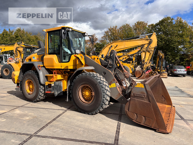 Volvo L90 - Wheel loader: picture 2 Volvo L90 - Wheel loader: picture 2