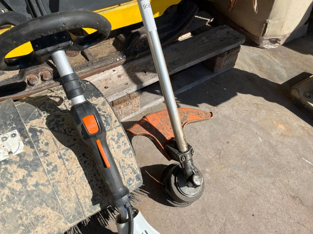 Stihl Stihl Kombimotor Kleinteile KM 131/R - Garden equipment: picture 4 Stihl Stihl Kombimotor Kleinteile KM 131/R - Garden equipment: picture 4