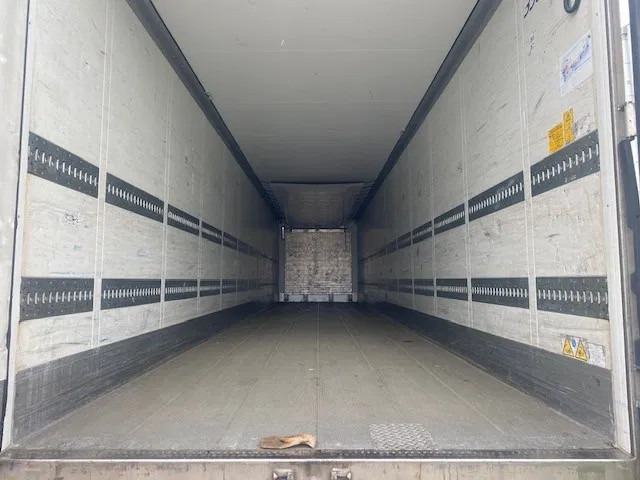 Schmitz Cargobull sko koelvries met carrier vector motor, saf assen disc brakes, 2 x lift , tuv gultig - Refrigerator semi-trailer: picture 5 Schmitz Cargobull sko koelvries met carrier vector motor, saf assen disc brakes, 2 x lift , tuv gultig - Refrigerator semi-trailer: picture 5