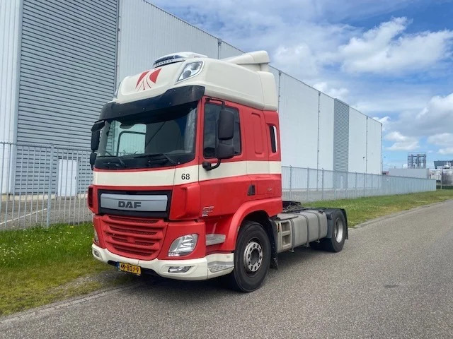 DAF CF 370 spacecab skylights - Tractor unit: picture 1 DAF CF 370 spacecab skylights - Tractor unit: picture 1