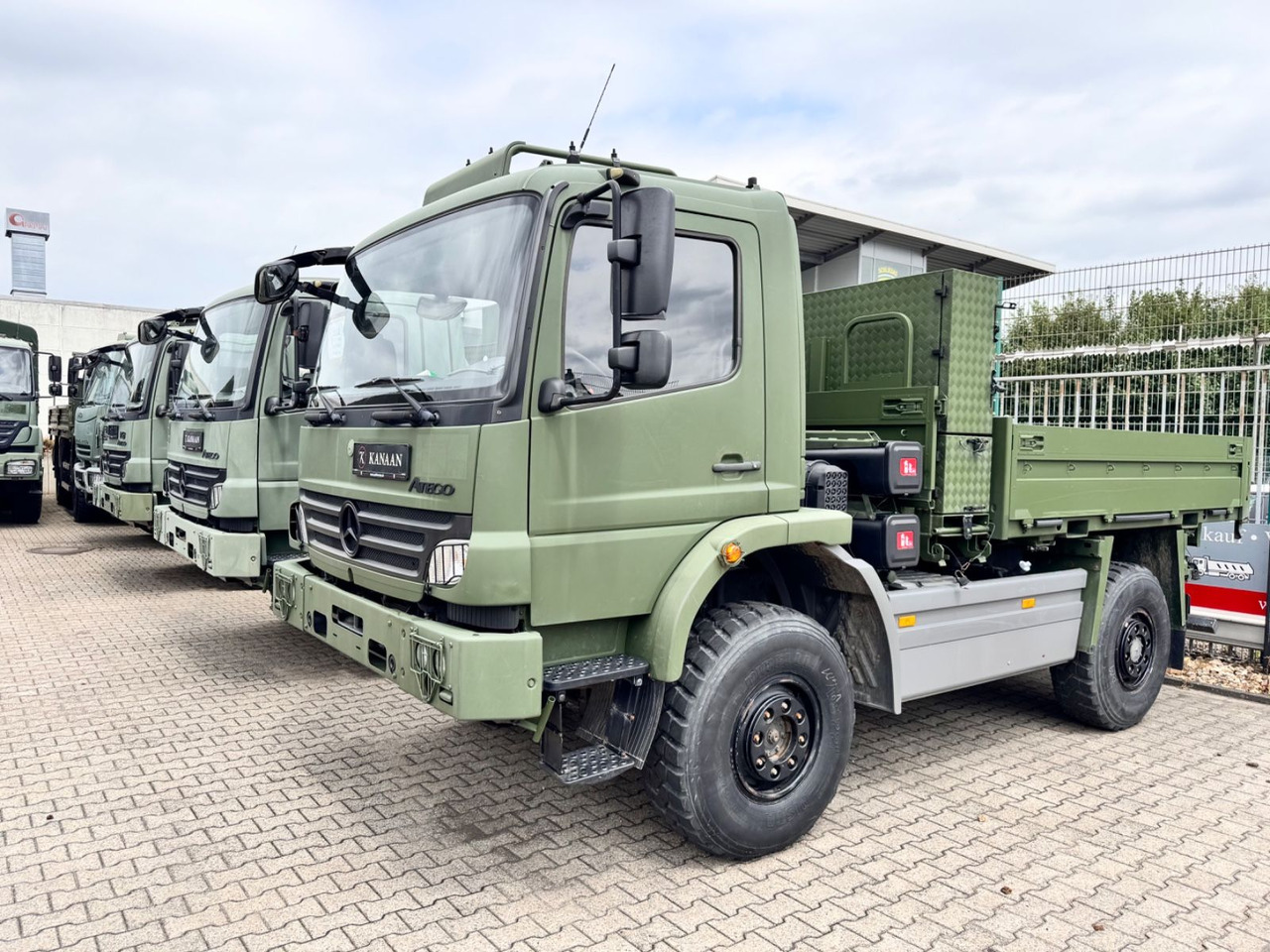 Mercedes-Benz 1018 Atego 4x4 Allrad Camper - Open body delivery van: picture 2 Mercedes-Benz 1018 Atego 4x4 Allrad Camper - Open body delivery van: picture 2