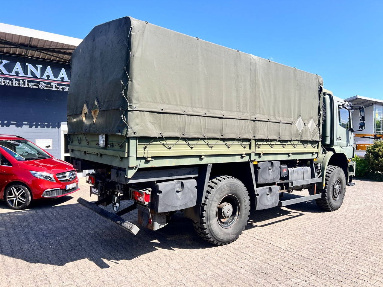 Mercedes-Benz 1829 A Axor 4x4 EX- 31 TKM Camper Expedi - Curtain side truck: picture 3 Mercedes-Benz 1829 A Axor 4x4 EX- 31 TKM Camper Expedi - Curtain side truck: picture 3