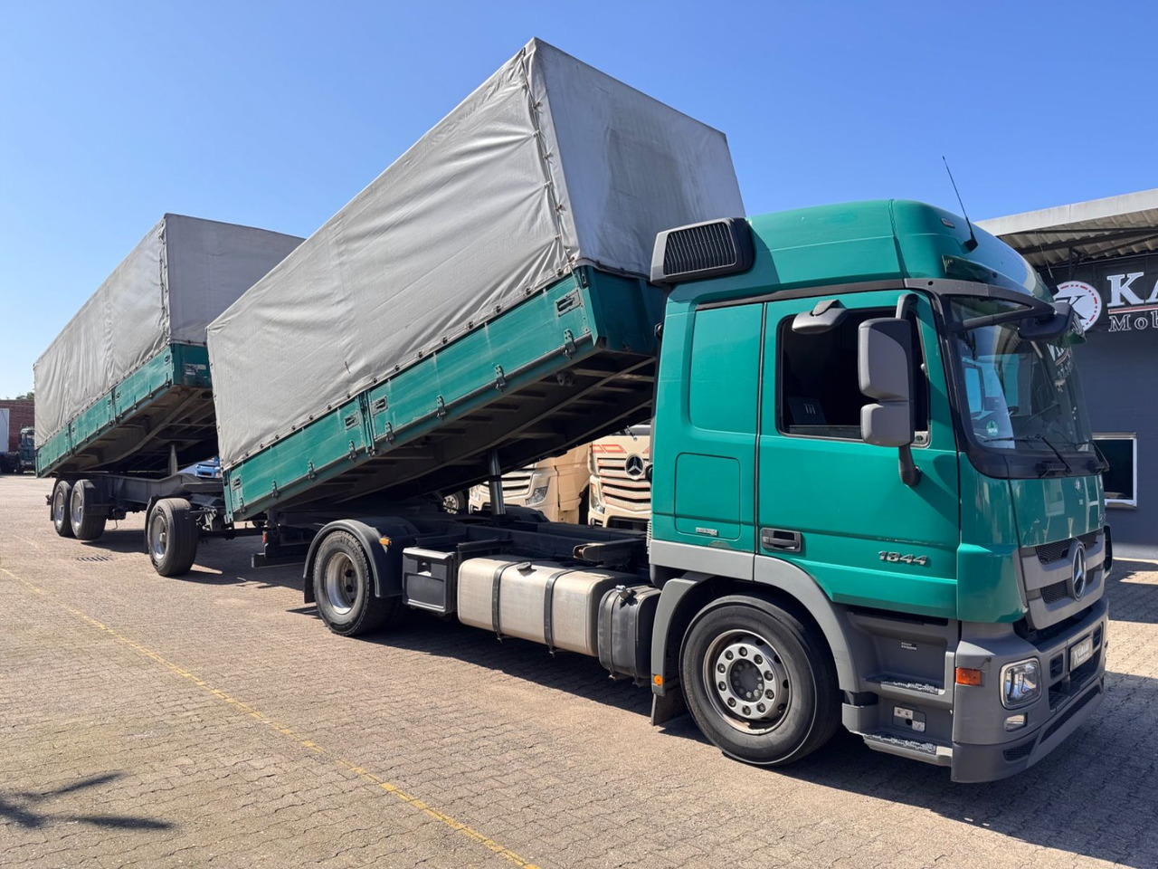 Mercedes-Benz 1844 Actros MP3 3-SeitenKipper Getreide Pritsche - Tipper: picture 1 Mercedes-Benz 1844 Actros MP3 3-SeitenKipper Getreide Pritsche - Tipper: picture 1