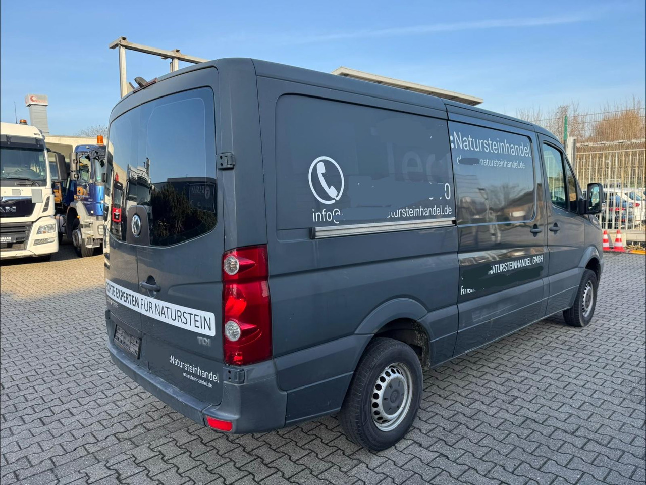 Volkswagen Crafter Kasten 2.0 TDI 30 mittel L2H1 GLASTRANS - Passenger van: picture 2 Volkswagen Crafter Kasten 2.0 TDI 30 mittel L2H1 GLASTRANS - Passenger van: picture 2