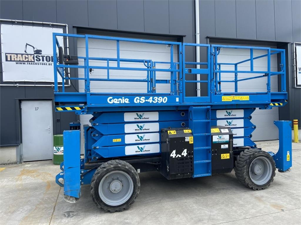 Genie GS4390RT (3214) - Scissor lift: picture 3 Genie GS4390RT (3214) - Scissor lift: picture 3