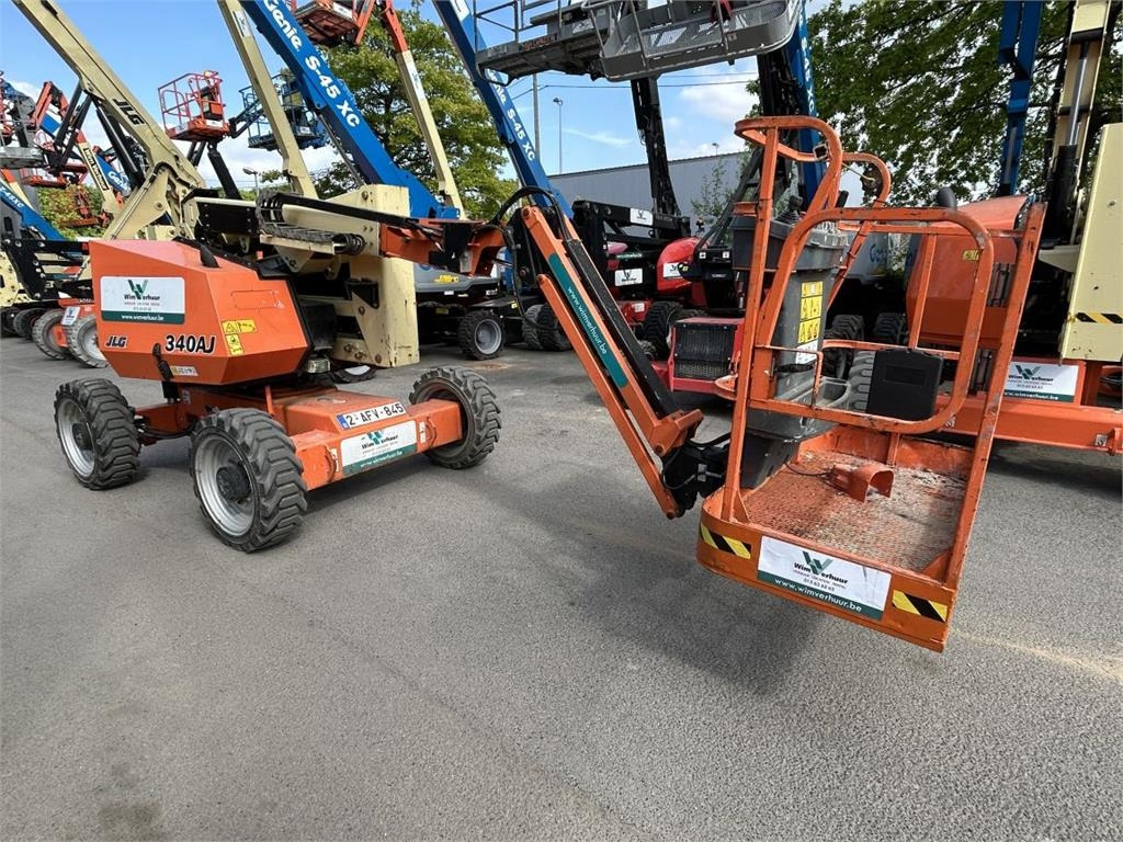 JLG 340AJ (4972) - Articulated boom: picture 3 JLG 340AJ (4972) - Articulated boom: picture 3