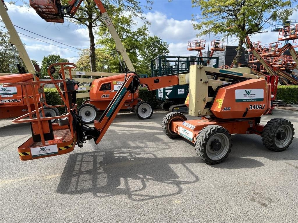 JLG 340AJ (4972) - Articulated boom: picture 2 JLG 340AJ (4972) - Articulated boom: picture 2
