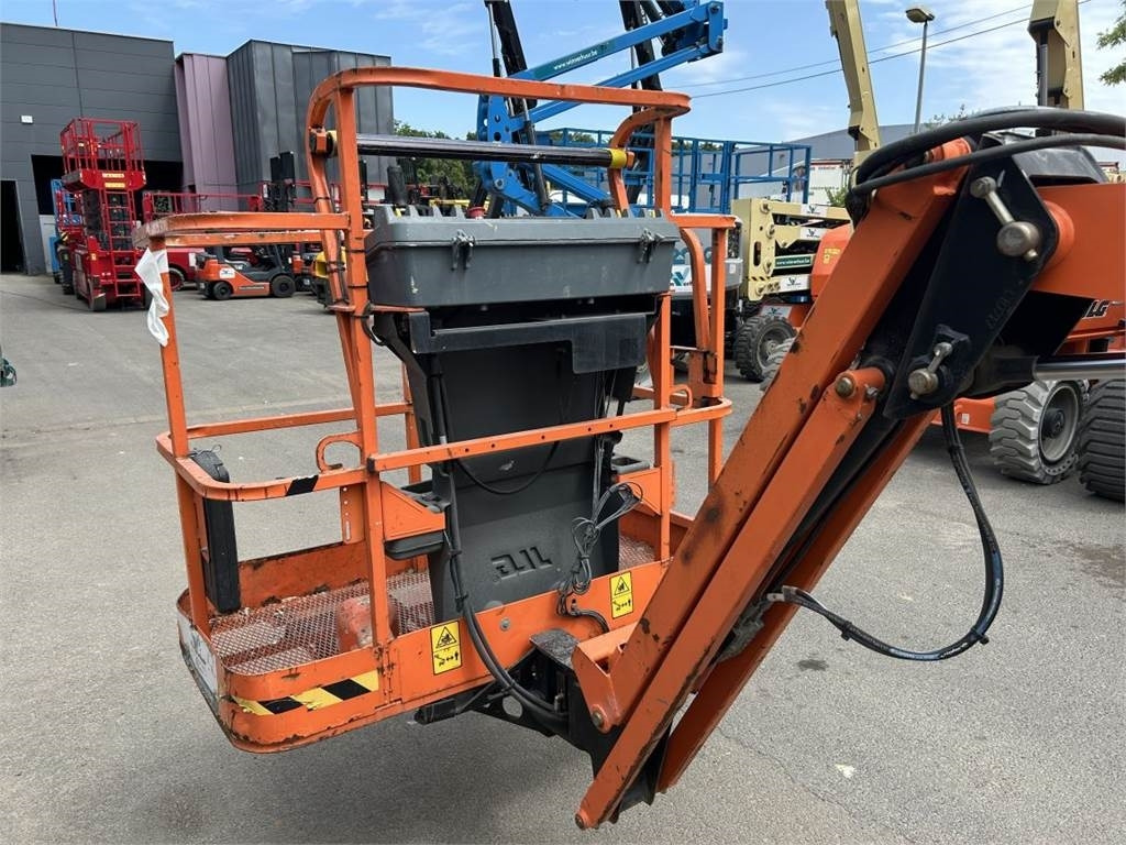 Articulated boom JLG E450AJ (2005): picture 6