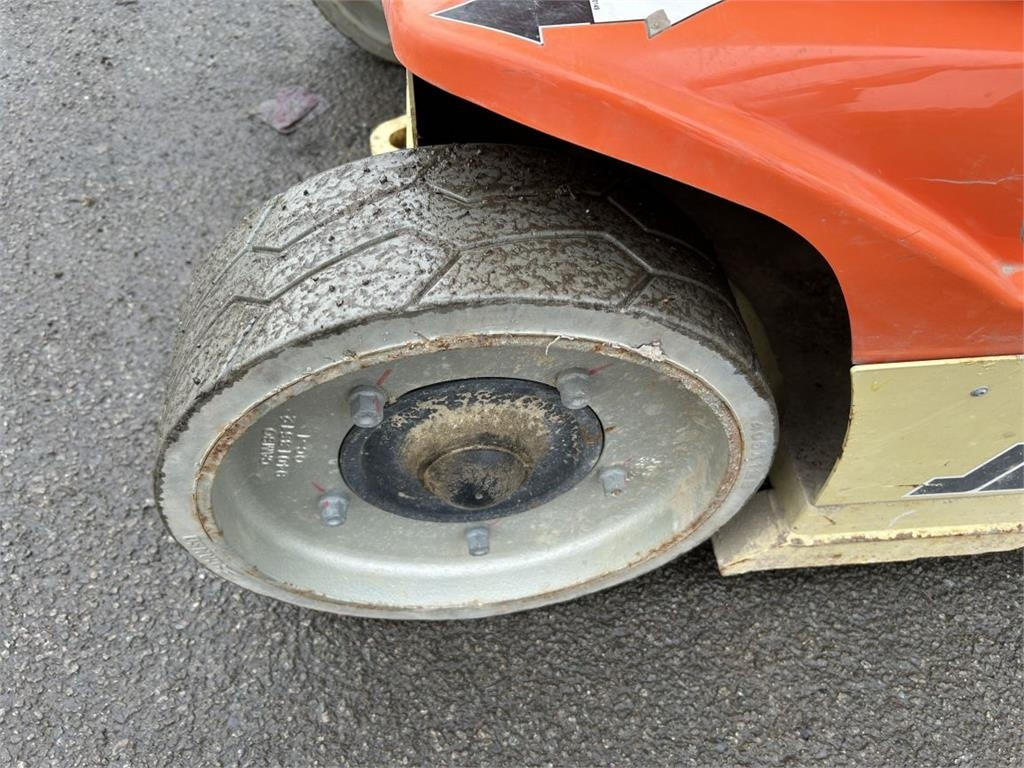 Vertical mast lift JLG Toucan 10E (7356): picture 7 Vertical mast lift JLG Toucan 10E (7356): picture 7