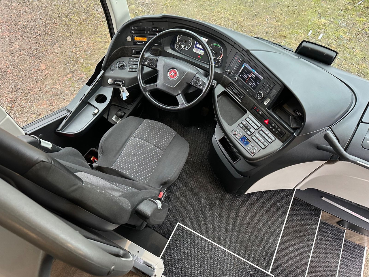 Setra S 515 HD (12.30 M*DE-Bus*TOP) - Coach: picture 5 Setra S 515 HD (12.30 M*DE-Bus*TOP) - Coach: picture 5